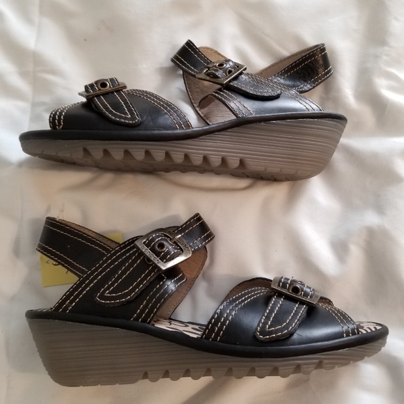 Fly London sandals, size 7.5-8 - good condition. These were worn twice. No tag - Picture 5 of 8